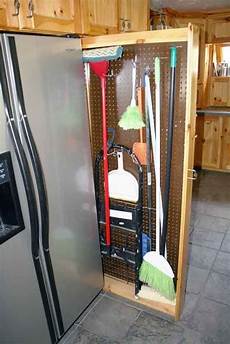 Brooms & Dustpans