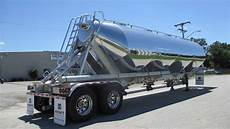 Dry Bulk Trailer