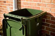 Dustbin With Lid