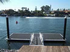 Median Pontoons