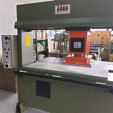 Shoe Eyeleting Machines